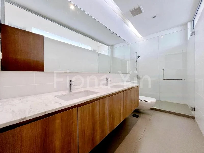 4 Bed Walk-up Apartment (Condo) for Rent in  Emerald Hill Conservation Area - Image 4