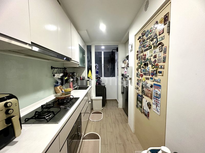 3 Bed Executive Condo for Sale in Forestville - Image 8