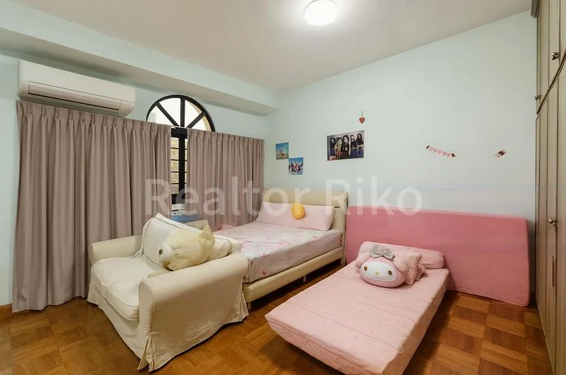 4 Bed Corner Terrace (Landed) for Sale in  Glasgow Road - Image 5