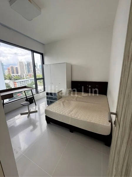 2 Bed Apartment (Condo) for Sale in  M5 - Image 3