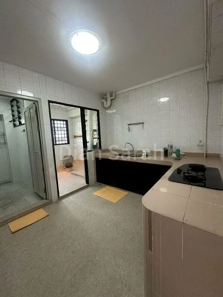 4 Room (4A) HDB for Rent in  424 Woodlands Street 41 - Image 4