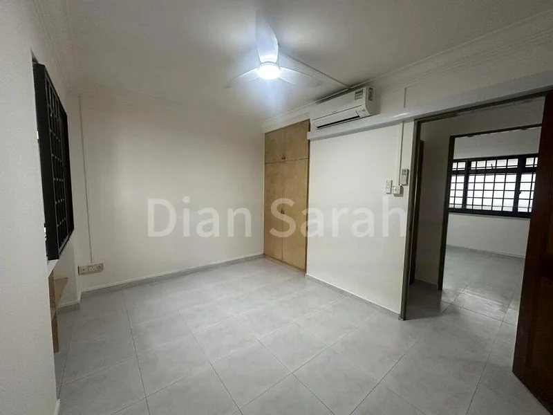 4 Room (4A) HDB for Rent in  424 Woodlands Street 41 - Image 3
