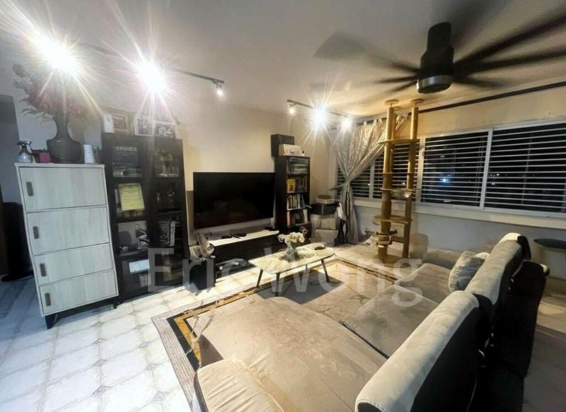 Executive HDB for Sale in  362 Yung An Road - Image 2