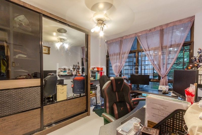 Executive HDB for Sale in 467 Segar Road - Image 8