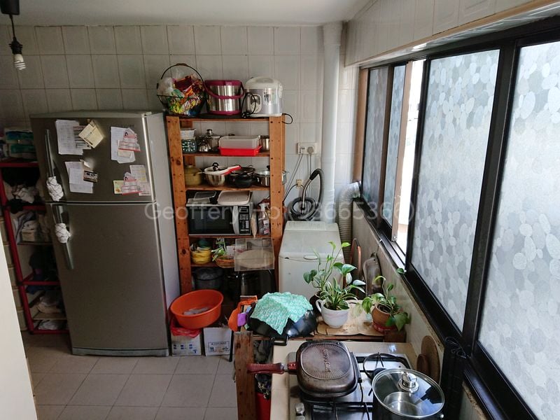 Common Room (HDB) for Rent in  3 Queen's Road - Image 3
