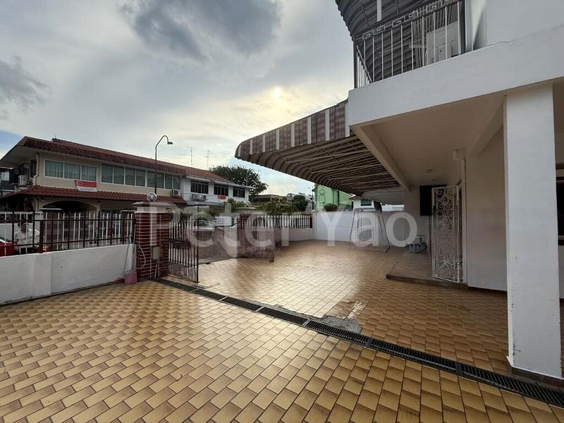 5 Bed Semi-Detached House (Landed) for Sale in Charlton Park - Image 4