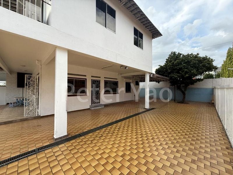 5 Bed Semi-Detached House (Landed) for Sale in Charlton Park - Image 3