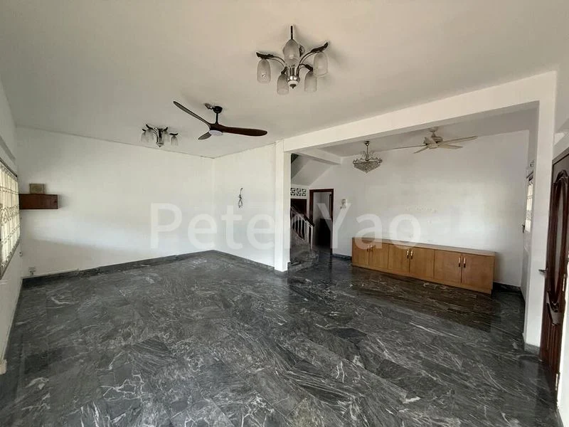 5 Bed Semi-Detached House (Landed) for Sale in Charlton Park - Image 8