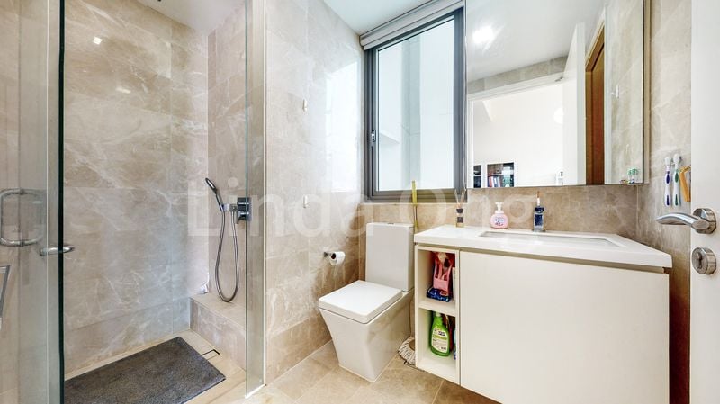 1 Bed Condo for Rent in  Kingsford . Hillview Peak - Image 7