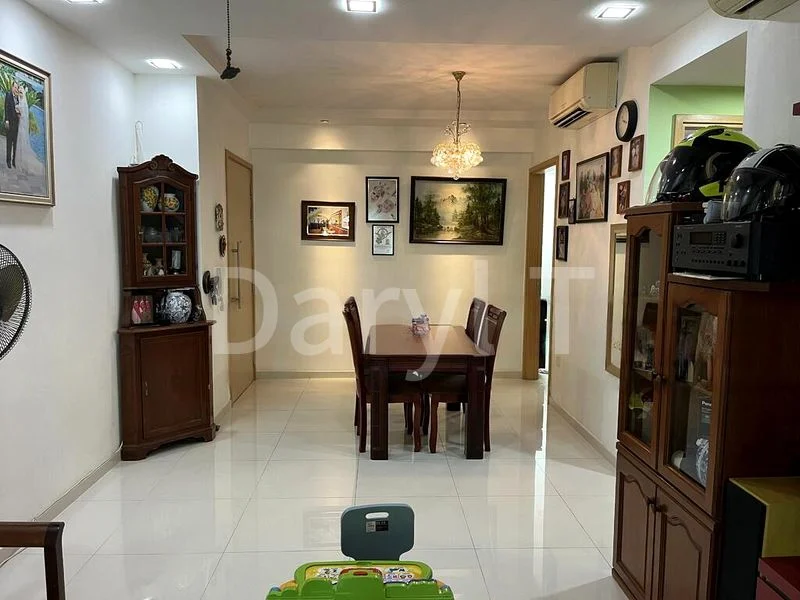 2 Bed Executive Condo for Sale in  Esparina Residences - Image 1