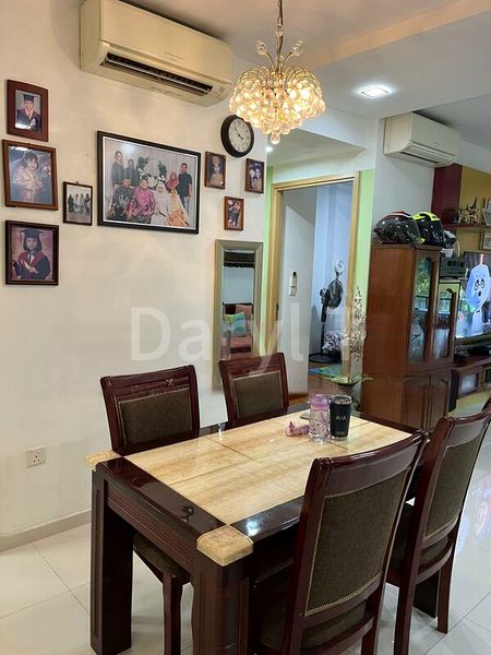 2 Bed Executive Condo for Sale in  Esparina Residences - Image 3