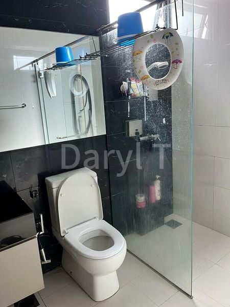 2 Bed Executive Condo for Sale in  Esparina Residences - Image 4