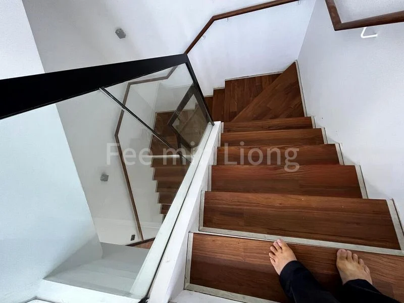 6 Bed Semi-Detached House (Landed) for Sale in  Kembangan Villas - Image 3