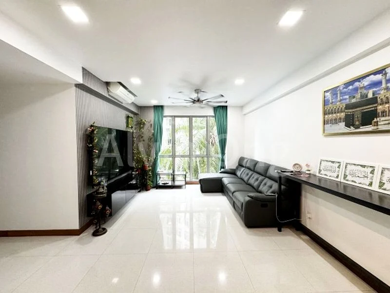 3 Bed Executive Condo for Sale in Whitewater - Image 1