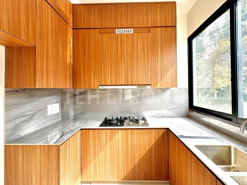 6 Bed Terraced House (Landed) for Sale in  Ansar Garden - Image 6