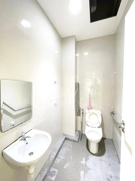 Shop / Shophouse for Rent: 2nd Storey Unit For Rent on Serangoon Road - Image 3