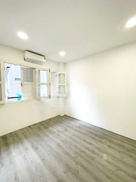 Shop / Shophouse for Rent: 2nd Storey Unit For Rent on Serangoon Road - Image 2