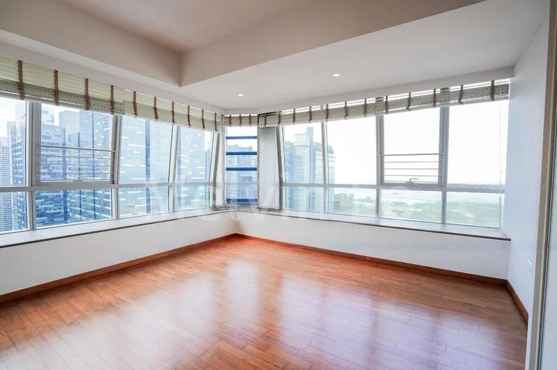 3 Bed Condo for Sale in  UIC Building - Image 10