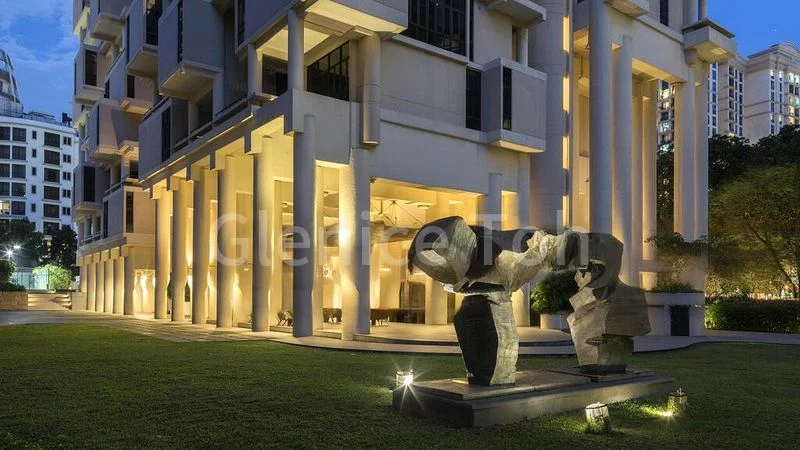 3 Bed Condo for Rent in  The Colonnade - Image 3