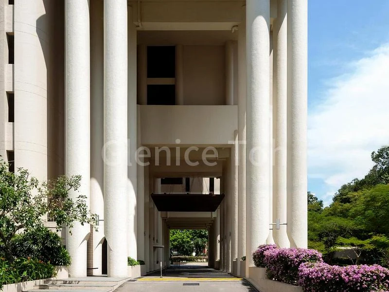 3 Bed Condo for Rent in  The Colonnade - Image 2