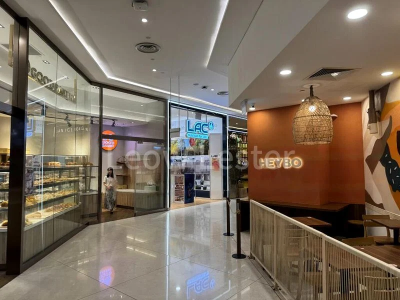 Office for Rent: Raffles Place, 30 pax fitted office; pantry, server room, and 5 manager rooms. - Image 3