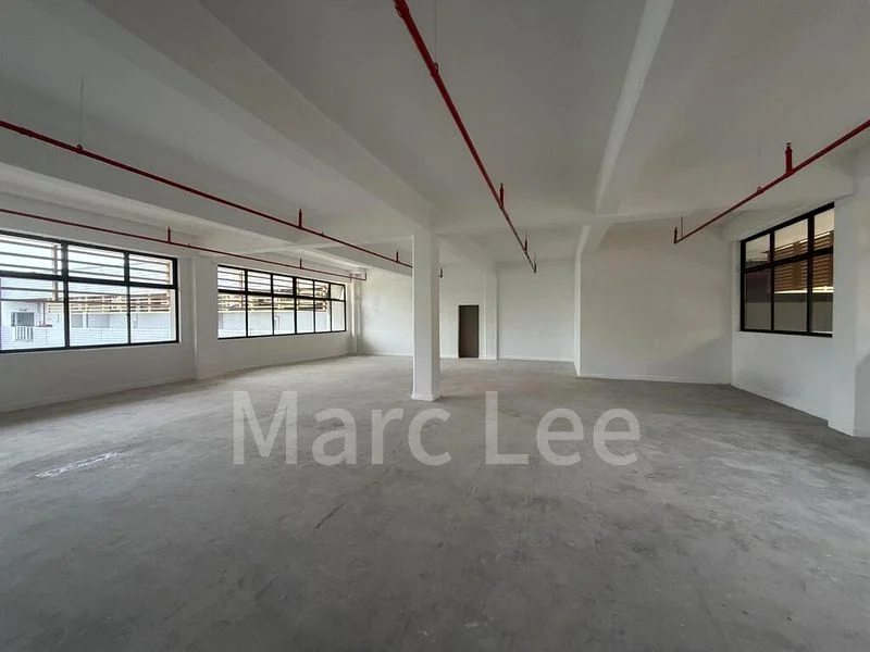 Light Industrial (B1) for Rent: Bright Unit | 40ft Loading | Industrial Unit in Bukit Merah - Image 1