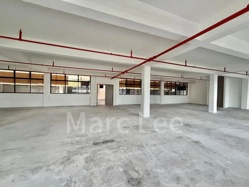 Light Industrial (B1) for Rent: Bright Unit | 40ft Loading | Industrial Unit in Bukit Merah - Image 2