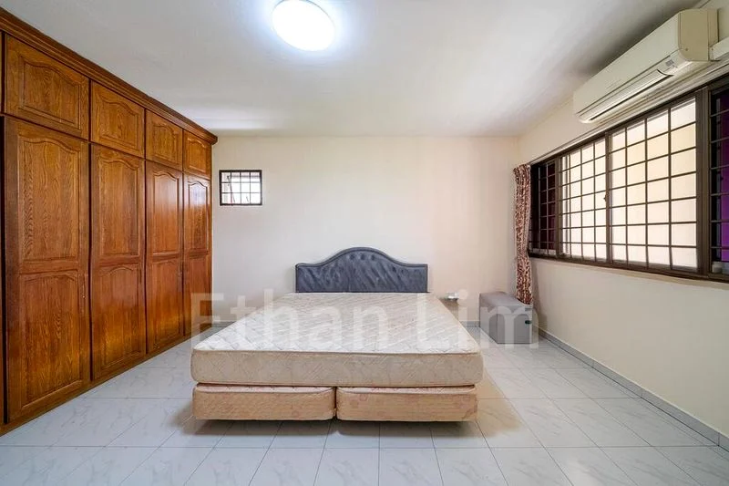 Maisonette HDB for Rent in  221 Hougang Street 21 - Image 11