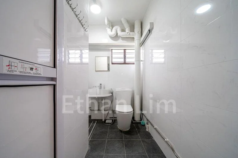 Maisonette HDB for Rent in  221 Hougang Street 21 - Image 2