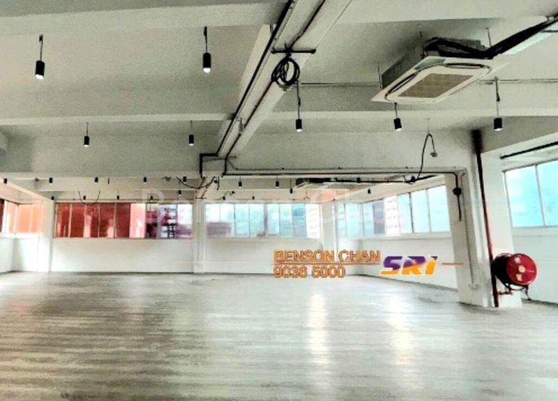 Light Industrial (B1) for Rent: Aljunied MRT, Entire Floor with own toilet - Image 4