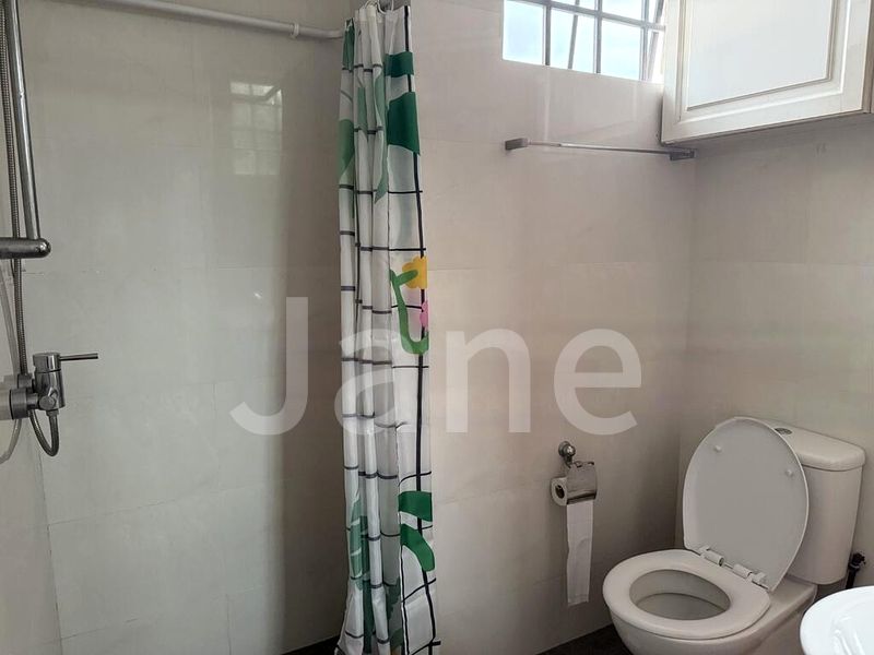 4 Bed Terraced House (Landed) for Rent in Airview Park - Image 6