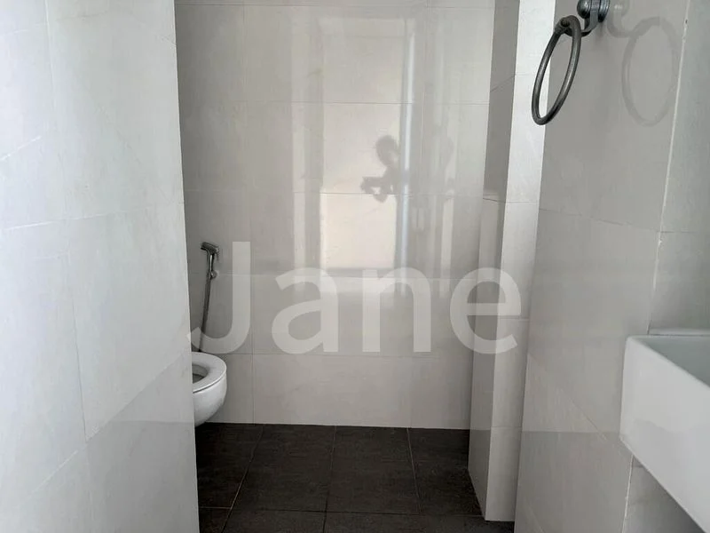 4 Bed Terraced House (Landed) for Rent in Airview Park - Image 12