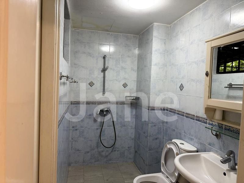 4 Bed Terraced House (Landed) for Rent in Airview Park - Image 11