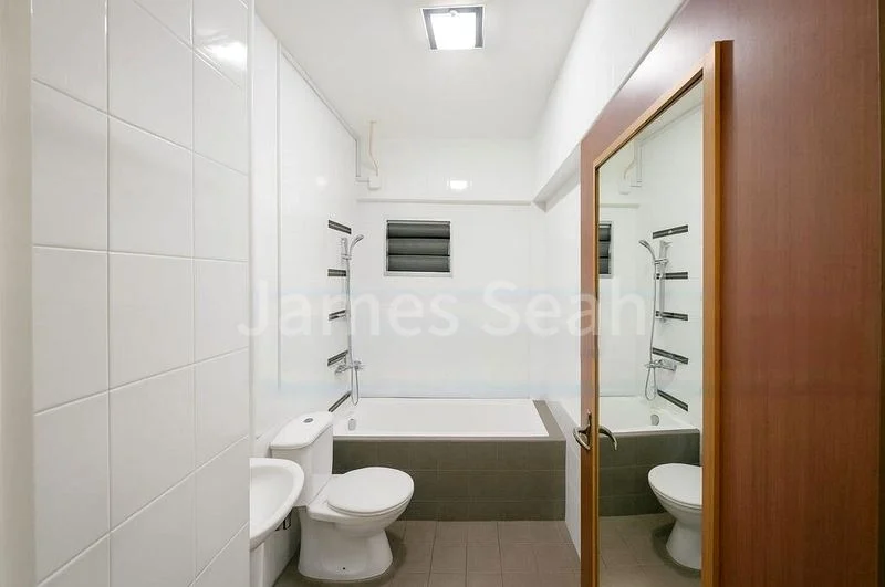 4 Room (4A) HDB for Sale in  450A Sengkang West Way - Image 2
