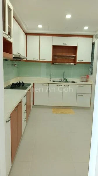4 Bed Condo for Rent in  Dunman Place - Image 3
