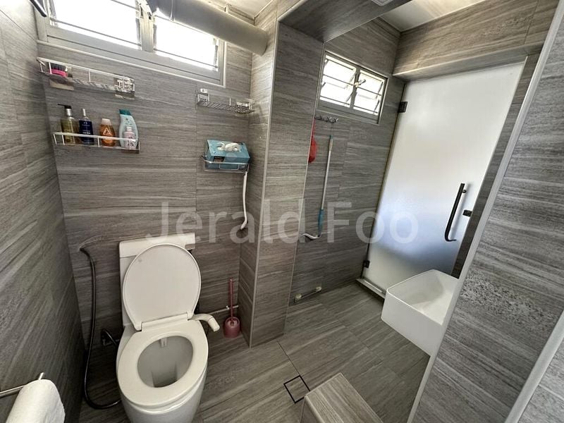 4 Room (4I) HDB for Rent in  74 Marine Drive - Image 3