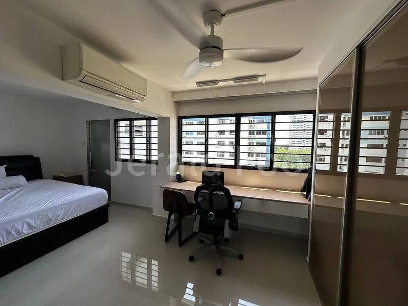 4 Room (4I) HDB for Rent in  74 Marine Drive - Image 2