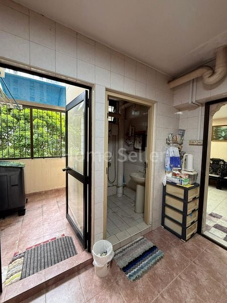 Maisonette HDB for Sale in 103 Rivervale Walk - Image 10