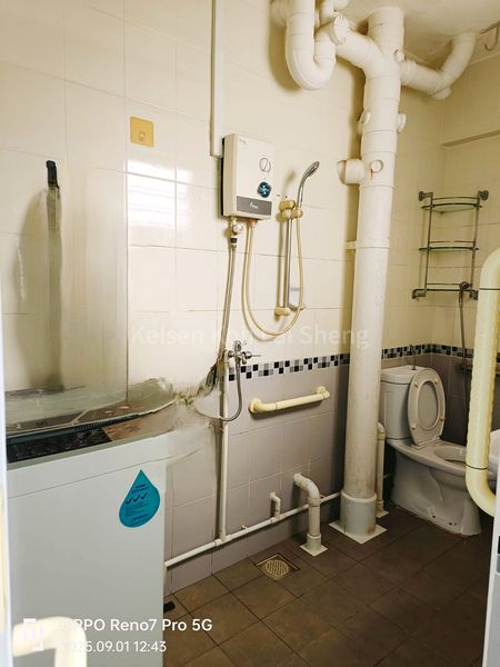 4 Room (4A) HDB for Sale in  402 Jurong West Street 42 - Image 5