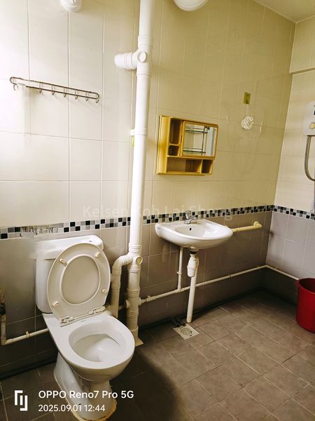 4 Room (4A) HDB for Sale in  402 Jurong West Street 42 - Image 8