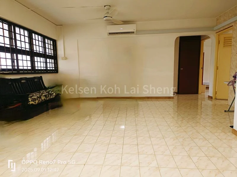 4 Room (4A) HDB for Sale in  402 Jurong West Street 42 - Image 1