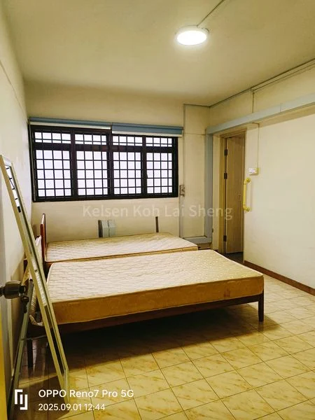 4 Room (4A) HDB for Sale in  402 Jurong West Street 42 - Image 4