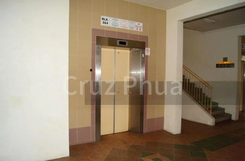 Executive HDB for Rent in 564 Hougang Street 51 - Image 10