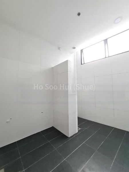 Light Industrial (B1) for Rent: Novelty BizCentre - Image 10