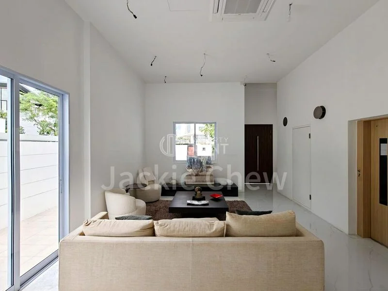 6 Bed Semi-Detached House (Landed) for Sale in  Toh Estate - Image 13