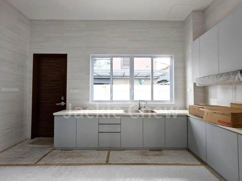 6 Bed Semi-Detached House (Landed) for Sale in  Toh Estate - Image 5