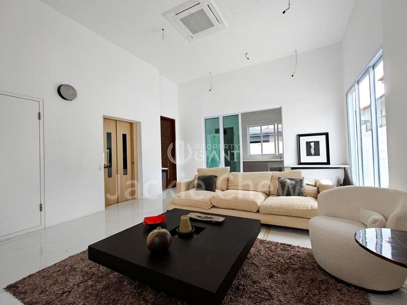 6 Bed Semi-Detached House (Landed) for Sale in  Toh Estate - Image 11