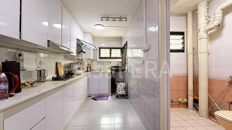 5 Room (5I) HDB for Sale in  55 Strathmore Avenue - Image 3