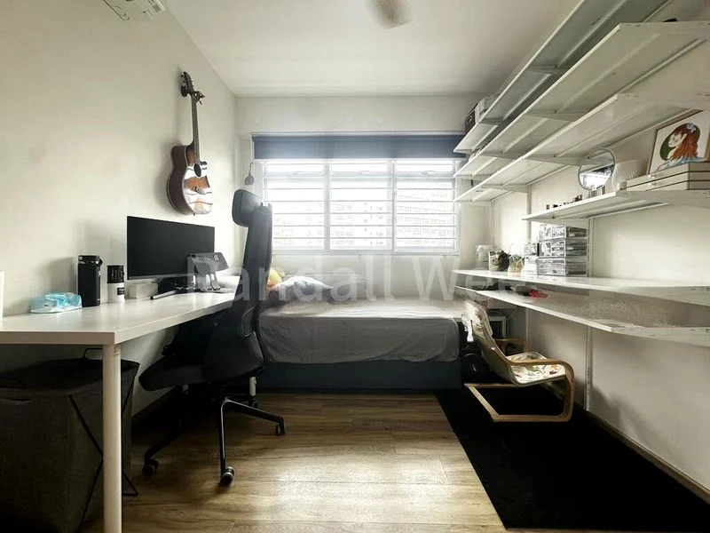 5 Room (5I) HDB for Sale in  439A Bukit Batok West Avenue 8 - Image 4