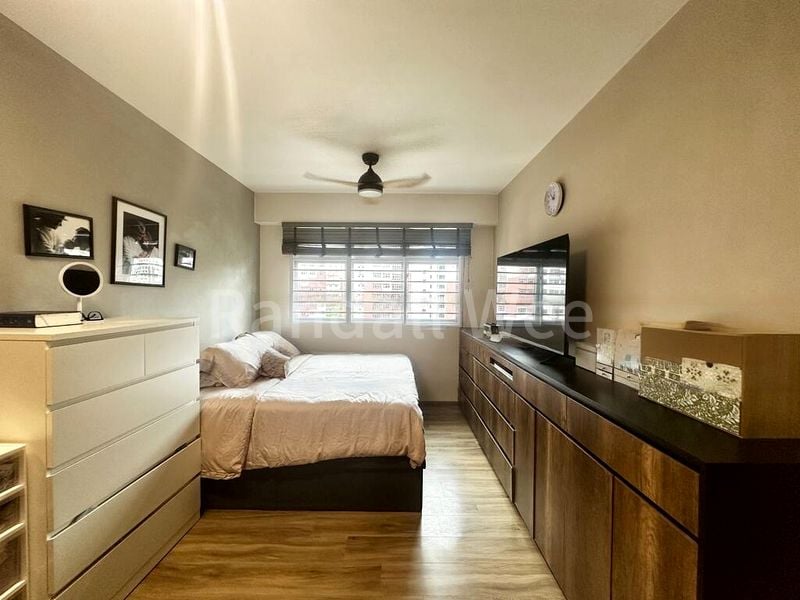 5 Room (5I) HDB for Sale in  439A Bukit Batok West Avenue 8 - Image 13